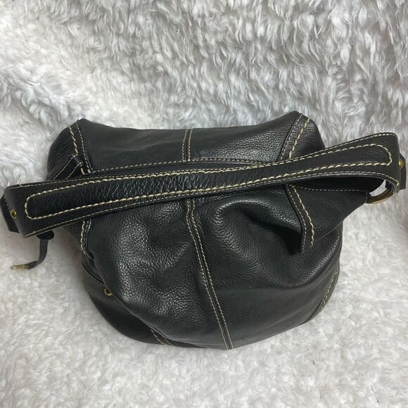 Fossil Black leather bucket style shoulder bag stitch accent & brass hardwares - Picture 8 of 13